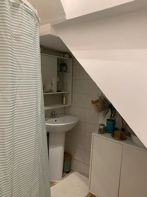 Jolie Studette Avec Patio Style Cabanon Apartment Marseille